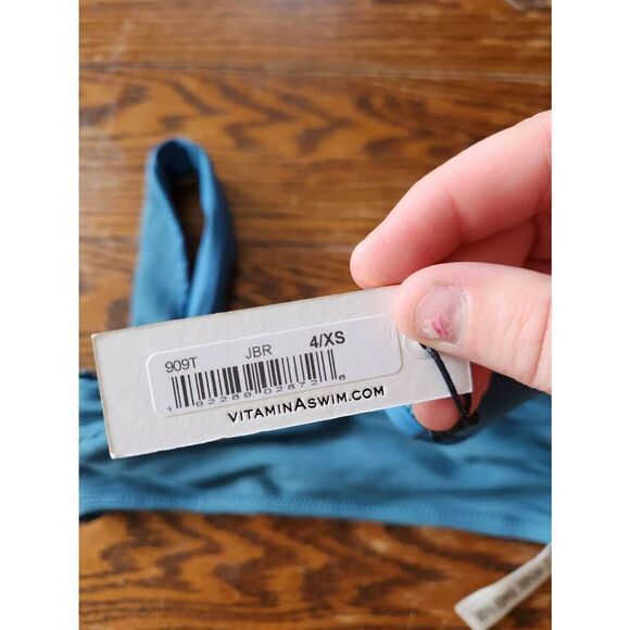 NWT VITAMIN A Venus Bio Rib Bikini Top sz XS - Picture 4 of 6